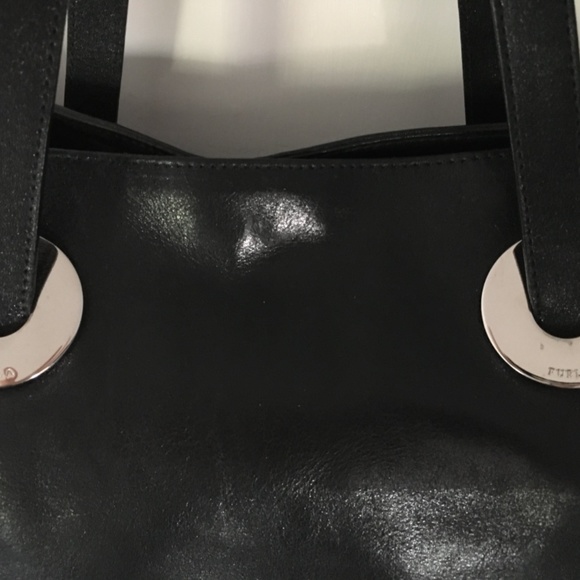 Sleek Furla black leather bag! - Picture 5 of 11